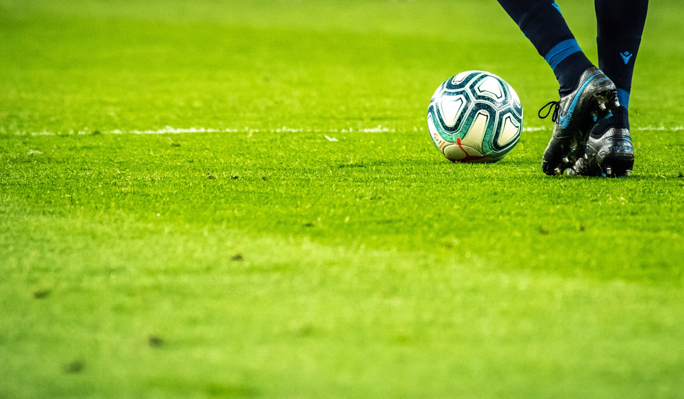 Lapangan sepak bola dan komunitas pemain